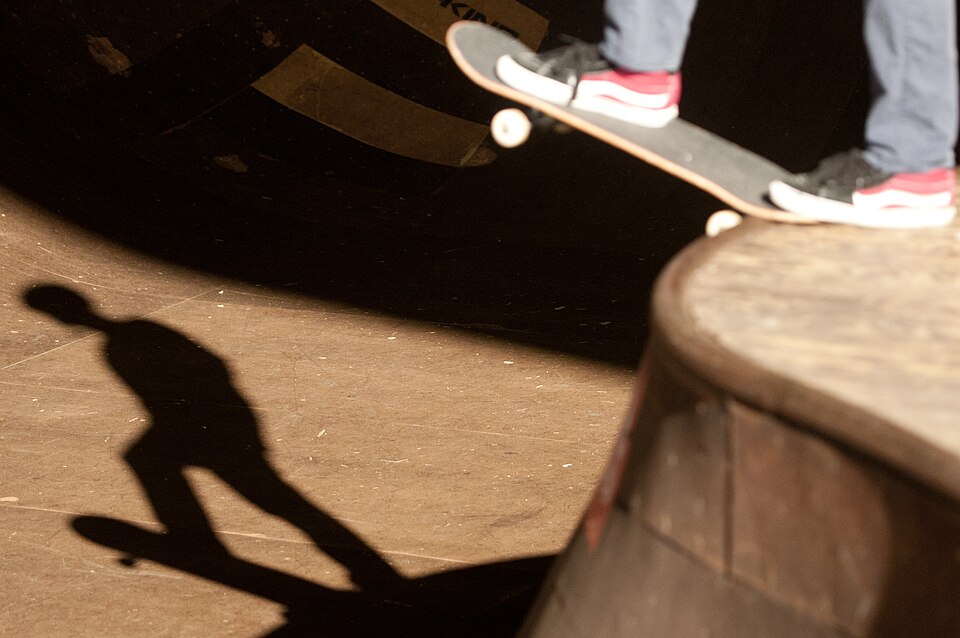 Illustration: CW Network TV Broadcast Schedule and Coverage