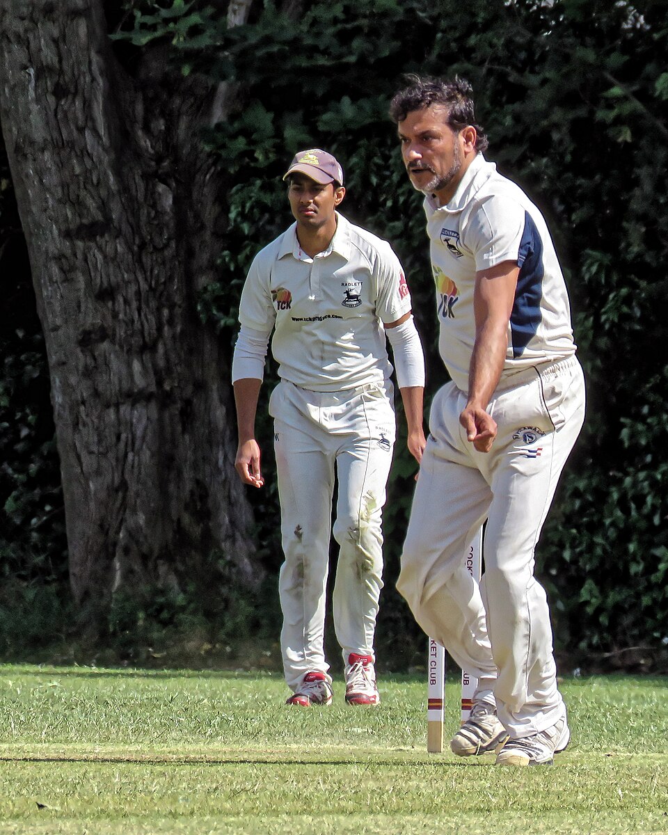 Illustration: Frequently Asked Questions About Lawn Bowls Club Etiquette