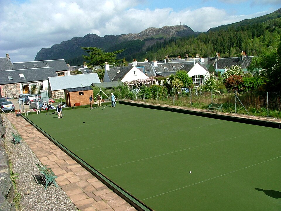 Illustration: How to Control Lawn Bowl Weight: The Pendulum Swing Method