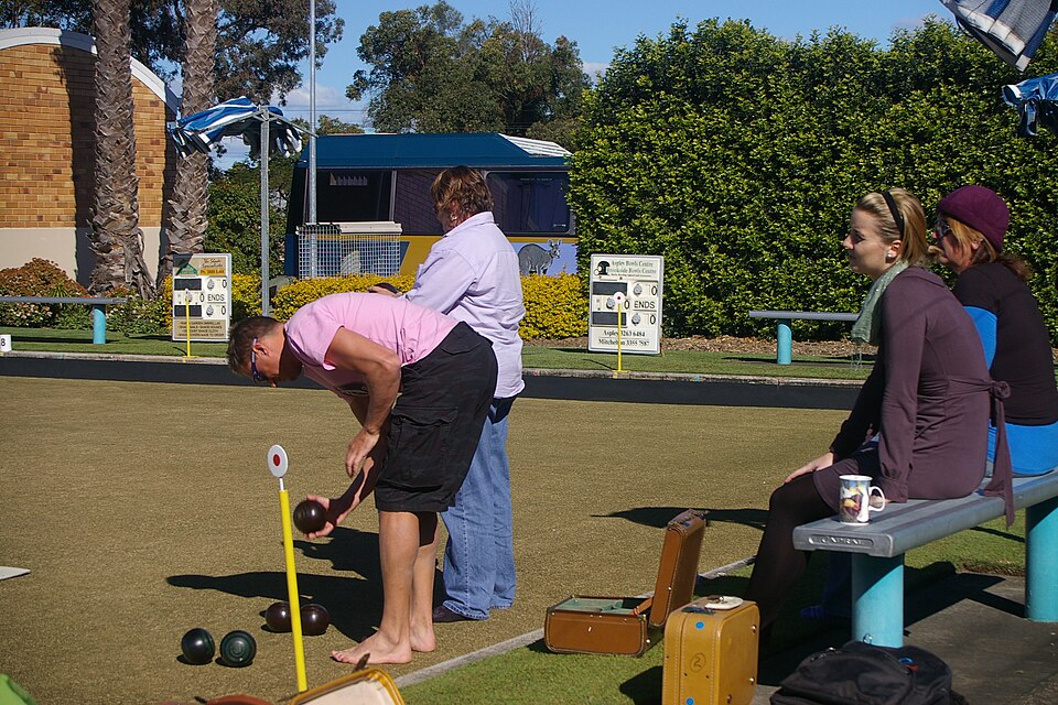 Illustration: What to Look for When Choosing a Lawn Bowls Club